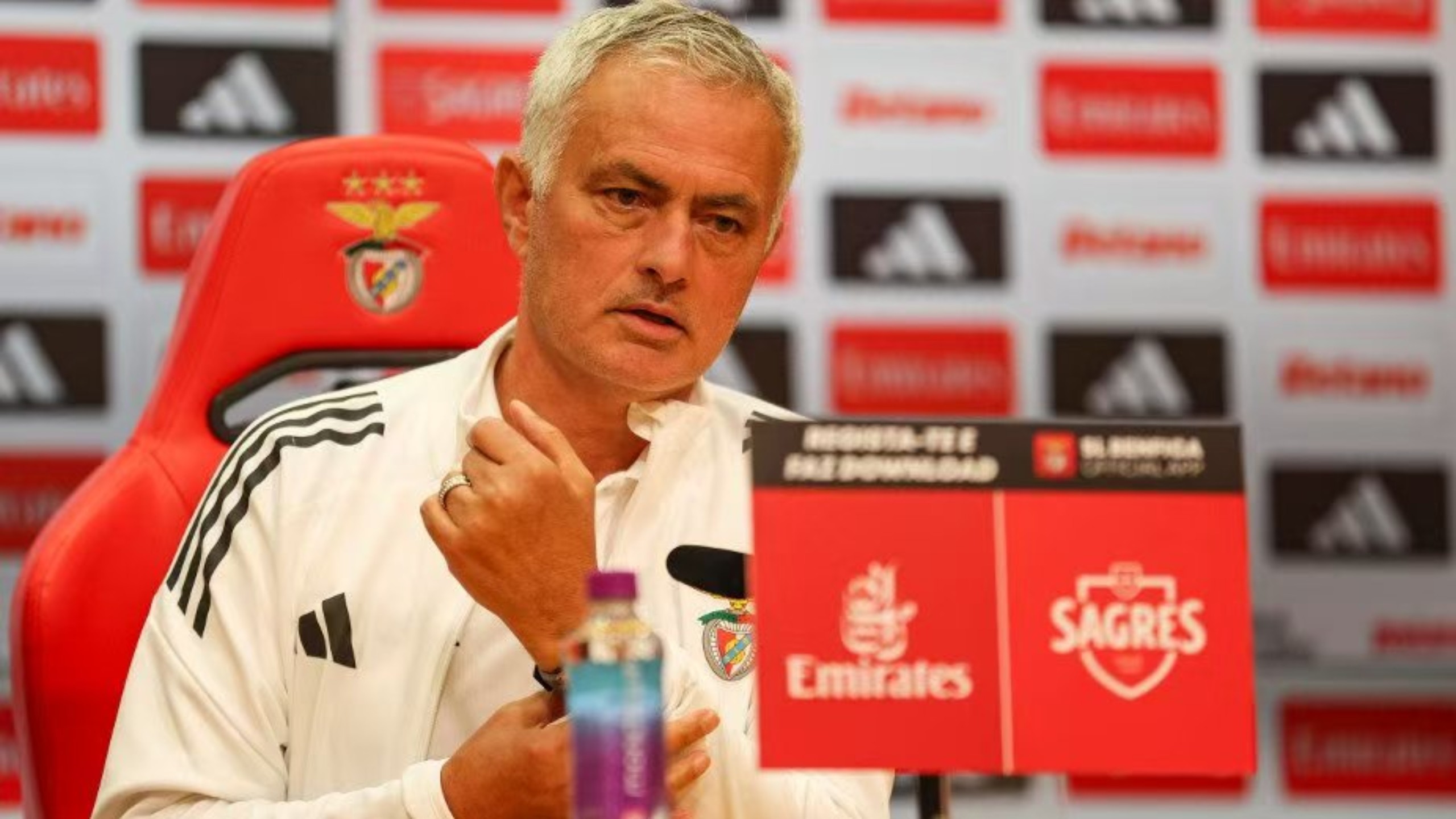 开云体育中国-德布劳内连续五场比赛得分超过大比分领先赛前状态回暖引欢呼，连对手都承认：本菲卡今夜门线救险